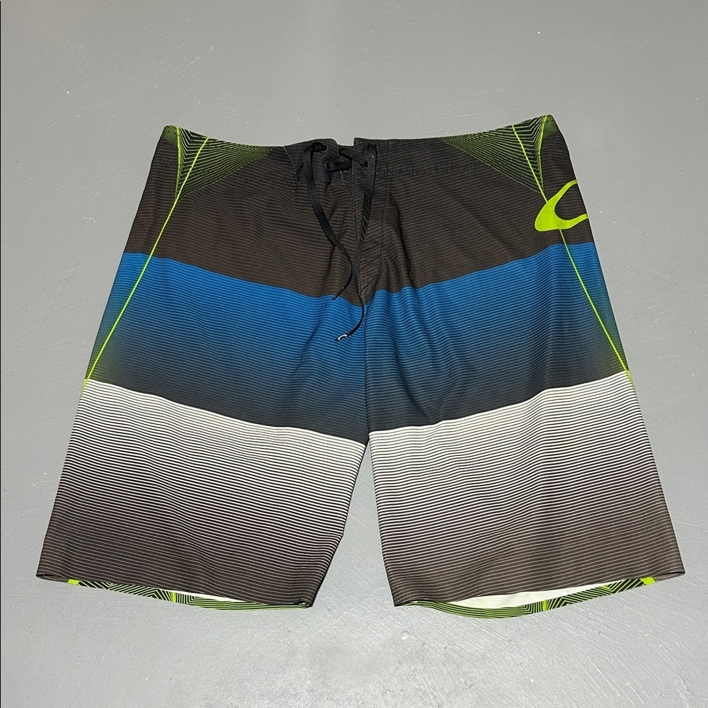 Oakley Blade Multi-Colored Board Shorts Swim Trunks (Men’s Size 40 Waist)